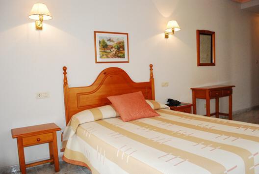 Hostal Universal Benavente Exterior photo