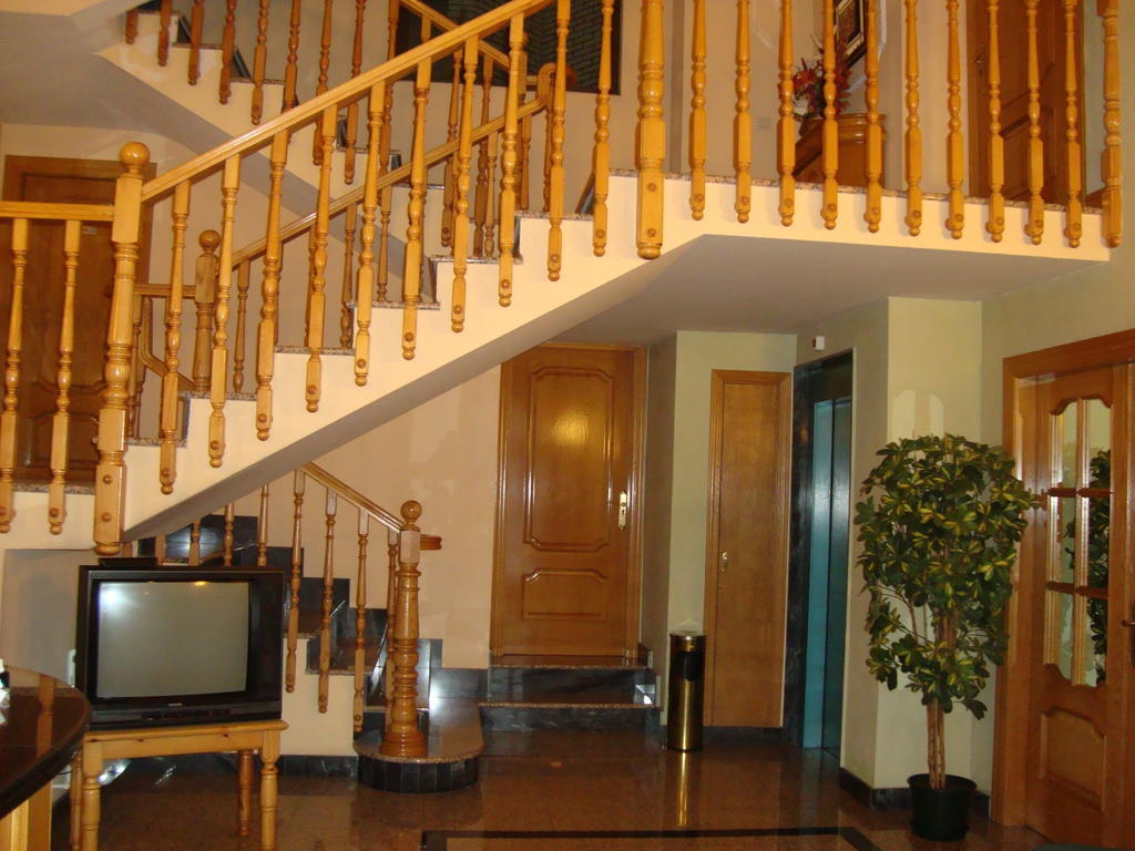Hostal Universal Benavente Exterior photo