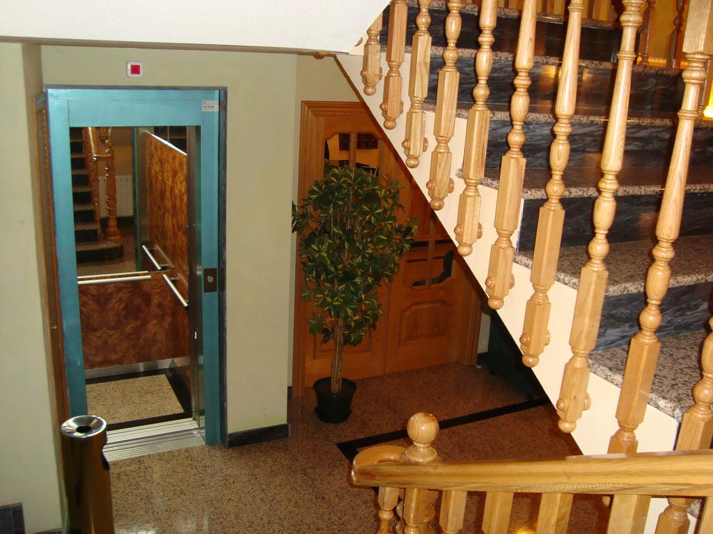 Hostal Universal Benavente Exterior photo